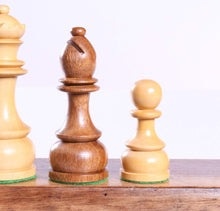 Load image into Gallery viewer, 4 1/2" Staunton Champ Chess Pieces
