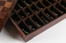Load image into Gallery viewer, Italy 3" Metal Chess Pieces on Leather Chest

