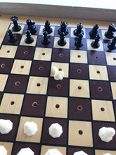 Load image into Gallery viewer, Warren Collection #5 Vintage Drueke Peg Chess Set
